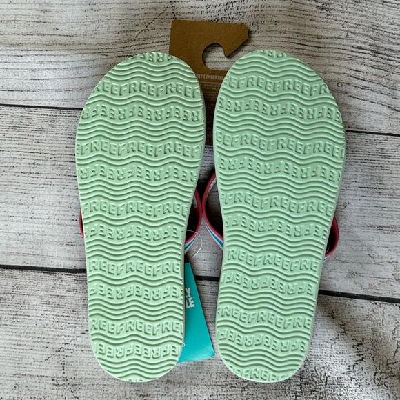 NEW Reef girls flip flops size 3 - Picture 2 of 2